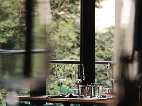Dining room with garden view at Saapaaduu
