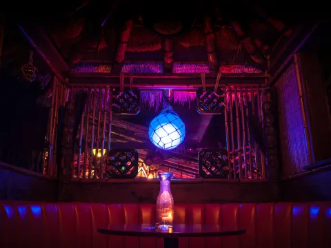 Tiki drinks at Hale Pele