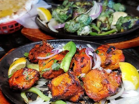 Chicken tikka with onions, green peppers, and lemon at Taj Palace Summerlin