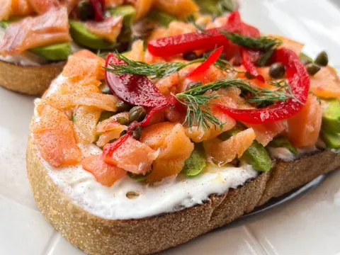 Smoked salmon toast topped with peppers at Drakes